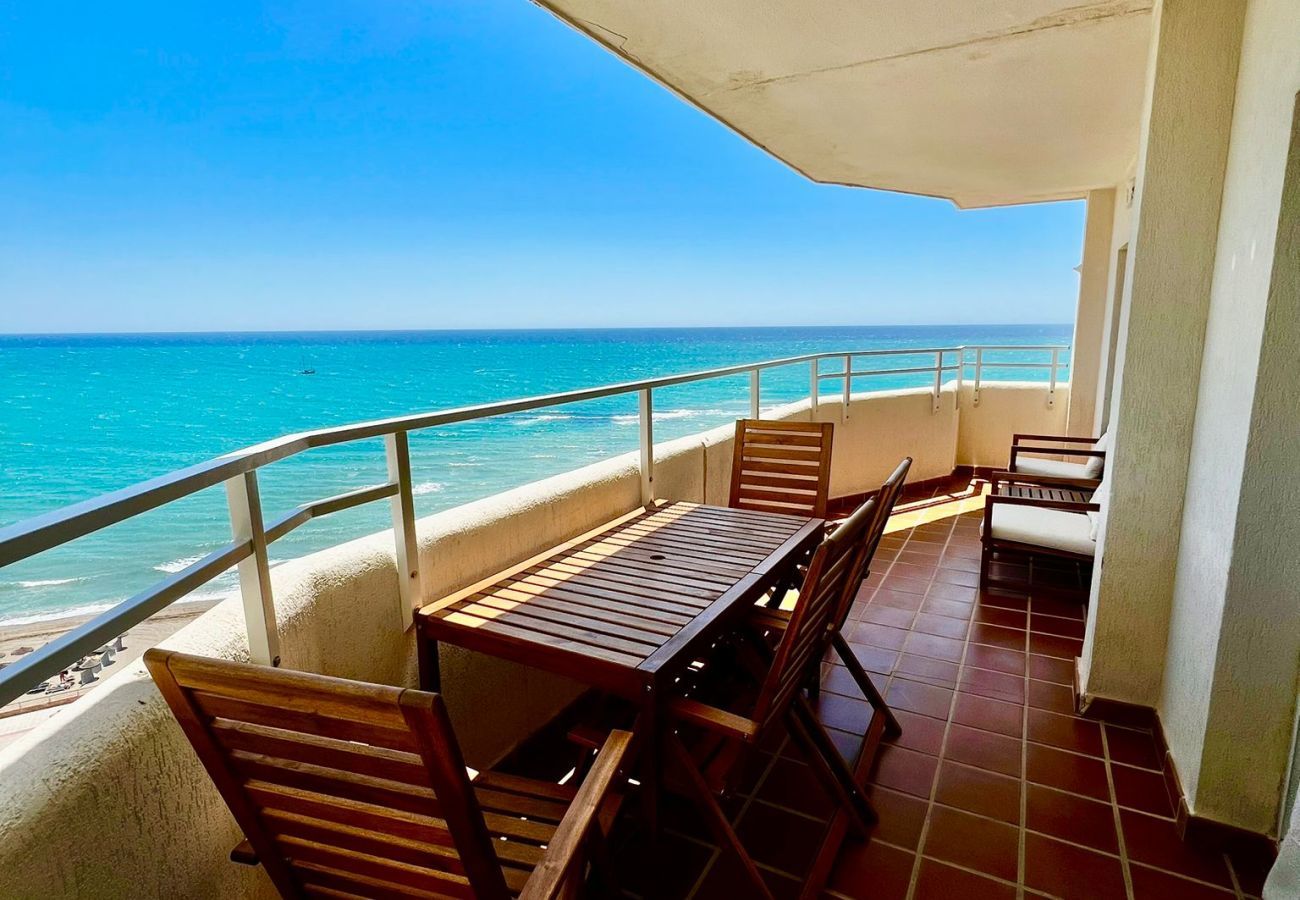Apartment in Benalmádena - Deluxe Large Apartment with Sea Views Benalbeach