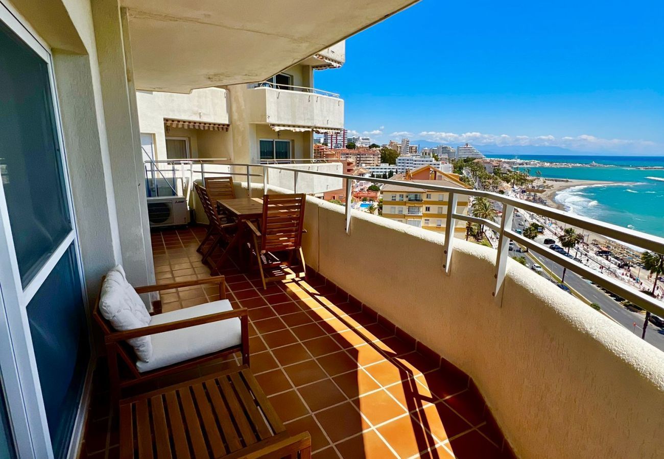 Apartment in Benalmádena - Deluxe Large Apartment with Sea Views Benalbeach