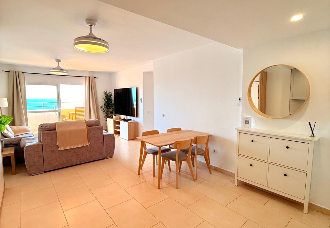 Apartment in Benalmádena - Deluxe Large Apartment with Sea Views Benalbeach
