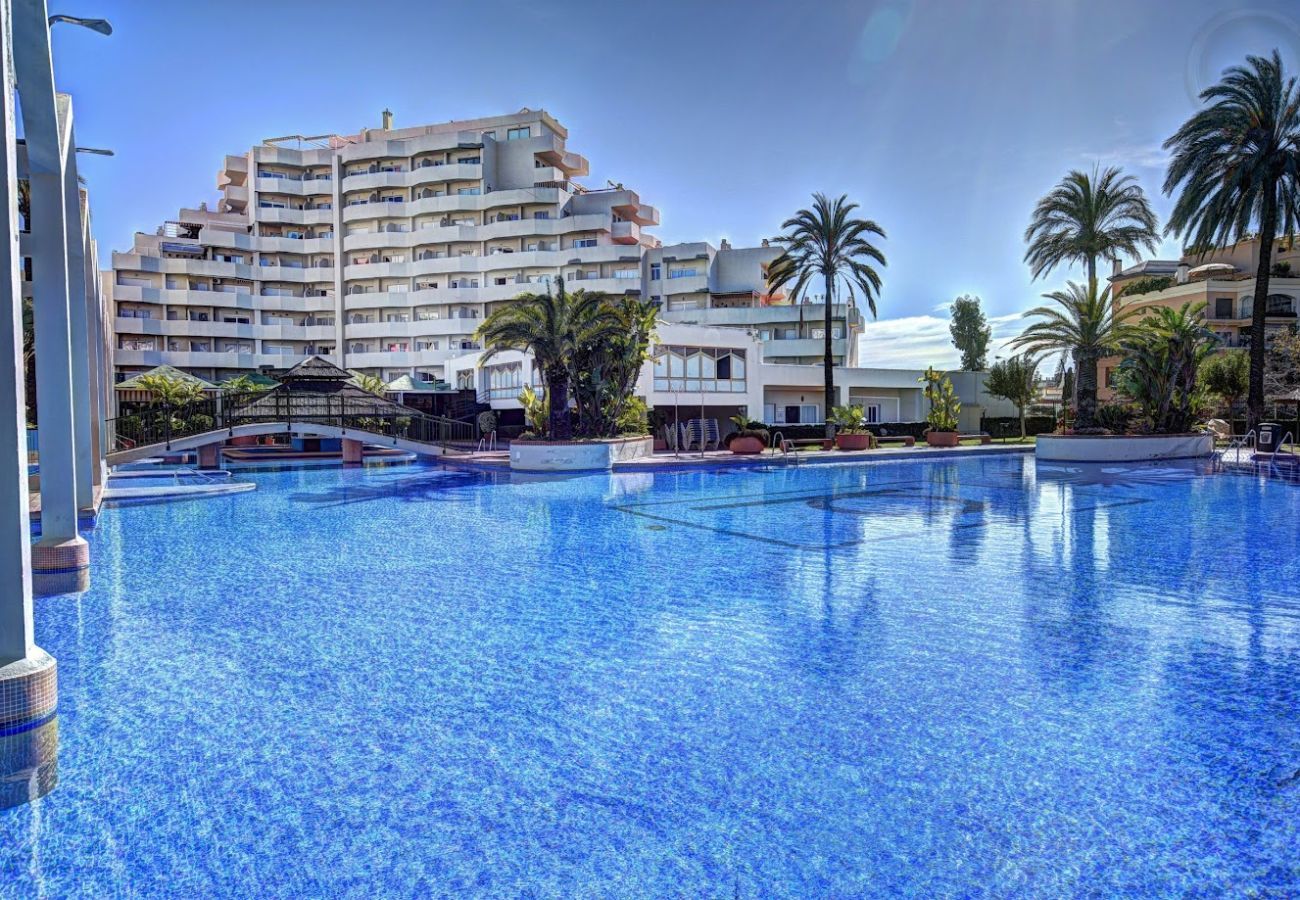 Apartment in Benalmádena - Benalbeach Apartment with Garden and Sea View