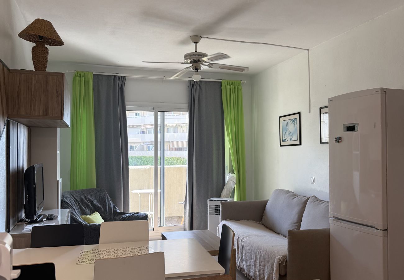 Apartment in Benalmádena - Benalbeach Apartment with Garden and Sea View
