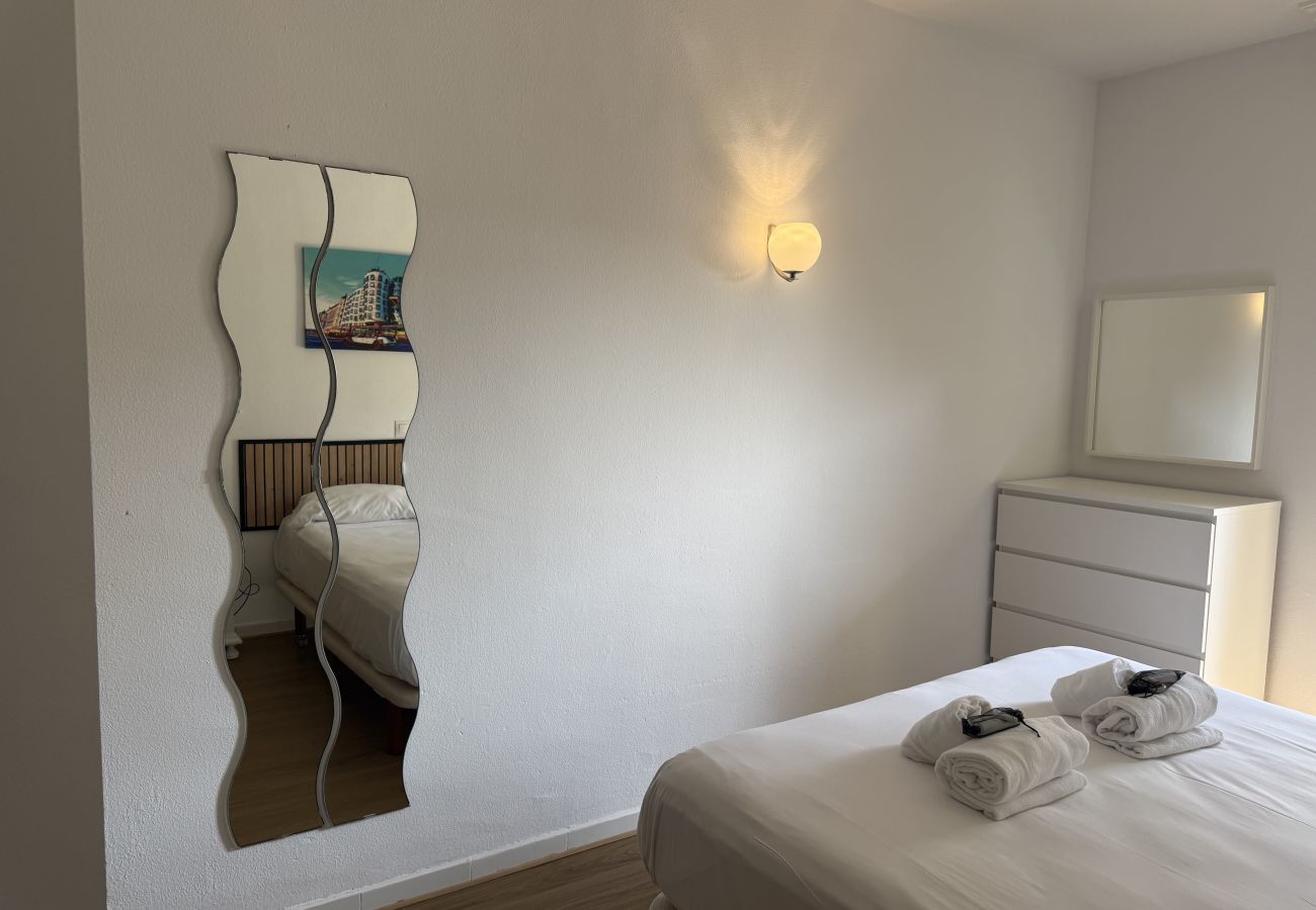 Apartment in Benalmádena - Benalbeach Apartment with Garden and Sea View