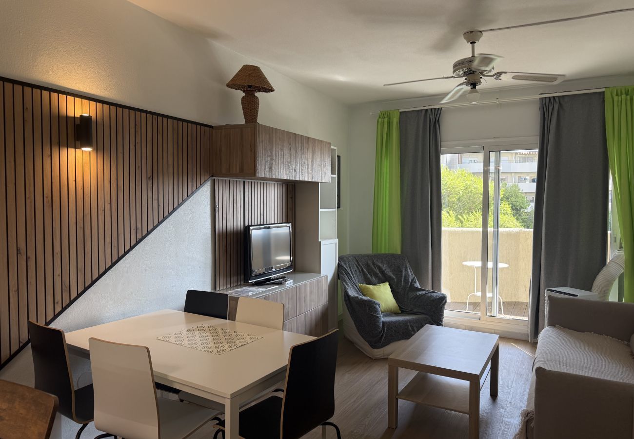 Apartment in Benalmádena - Benalbeach Apartment with Garden and Sea View