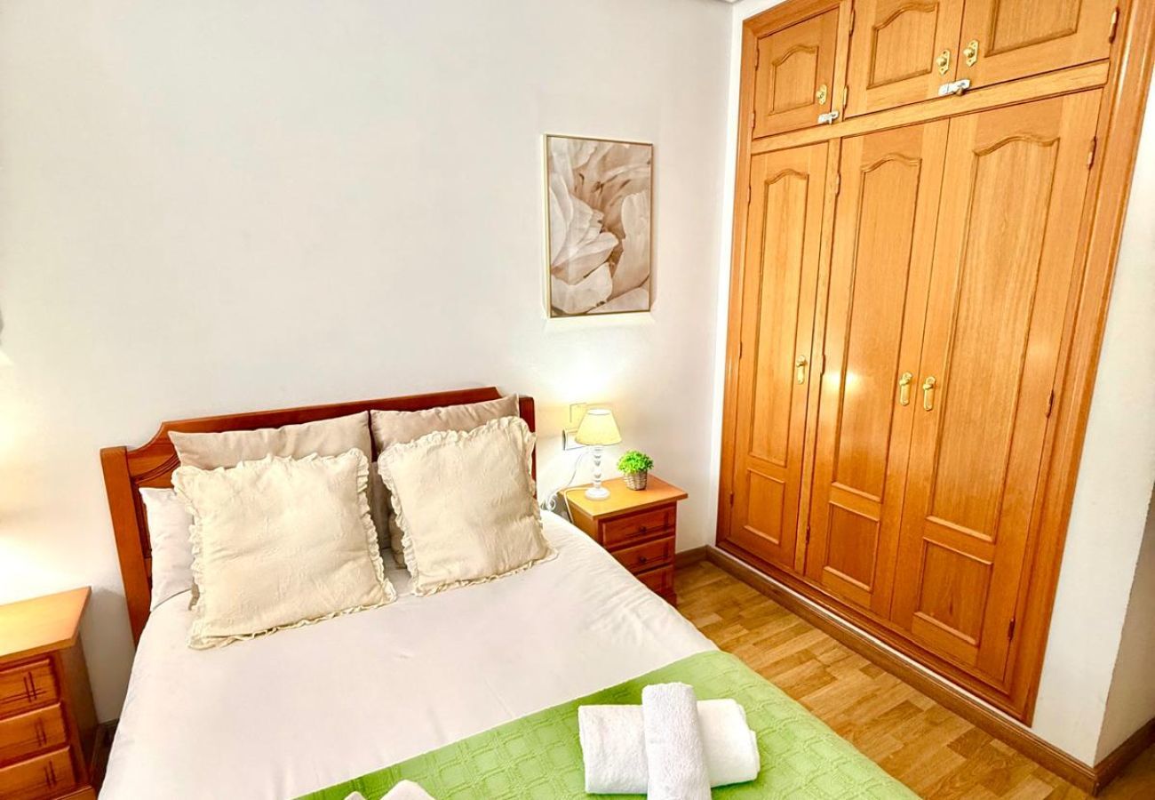 Apartment in Benalmádena - 2 Bedroom Apartment in Puerto Marina