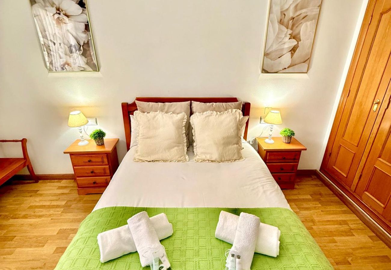 Apartment in Benalmádena - 2 Bedroom Apartment in Puerto Marina