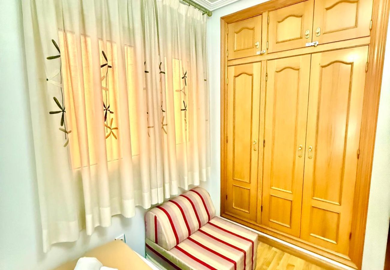 Apartment in Benalmádena - 2 Bedroom Apartment in Puerto Marina