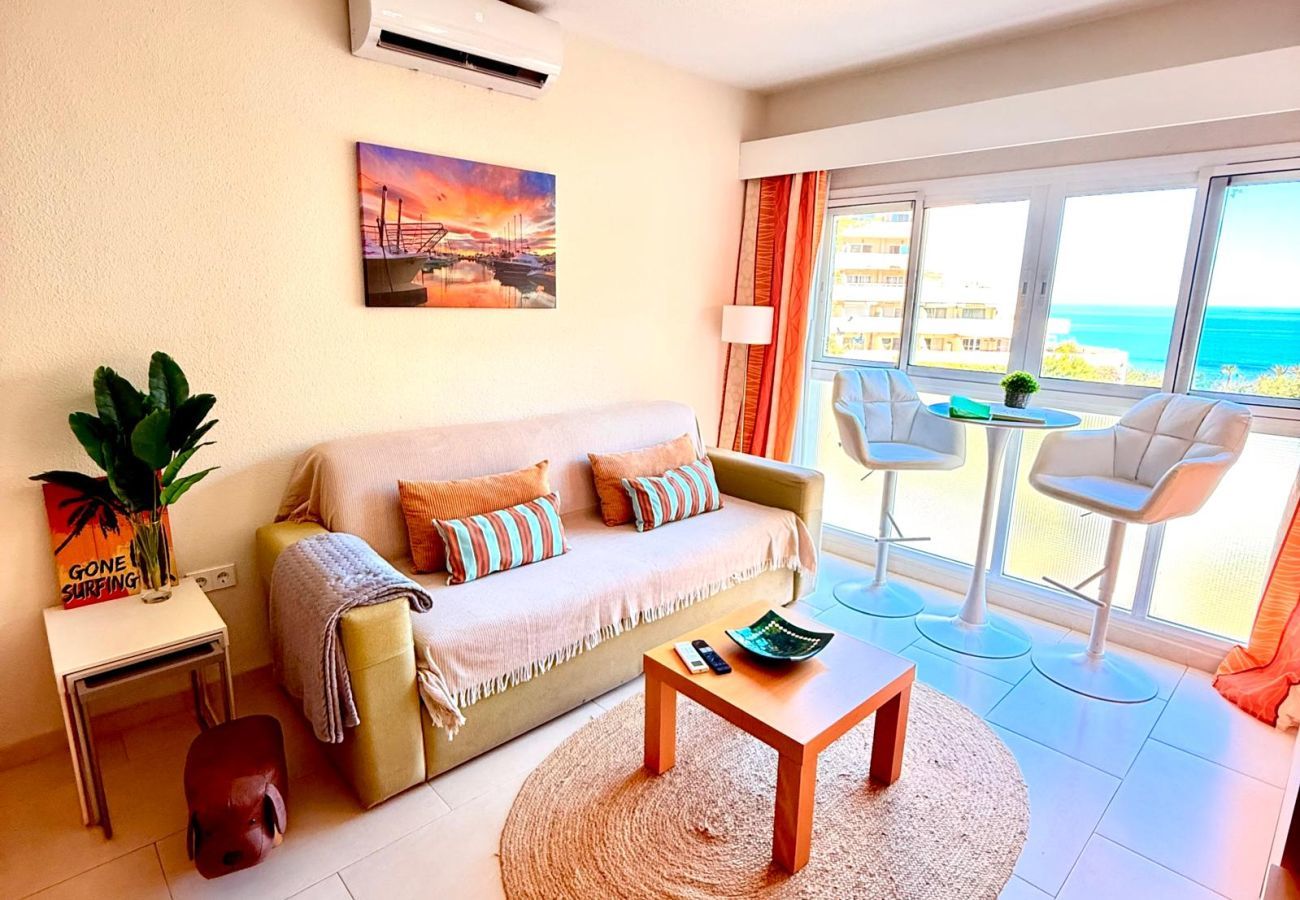 Apartment in Benalmádena - Charming Apartment in Benalbeach