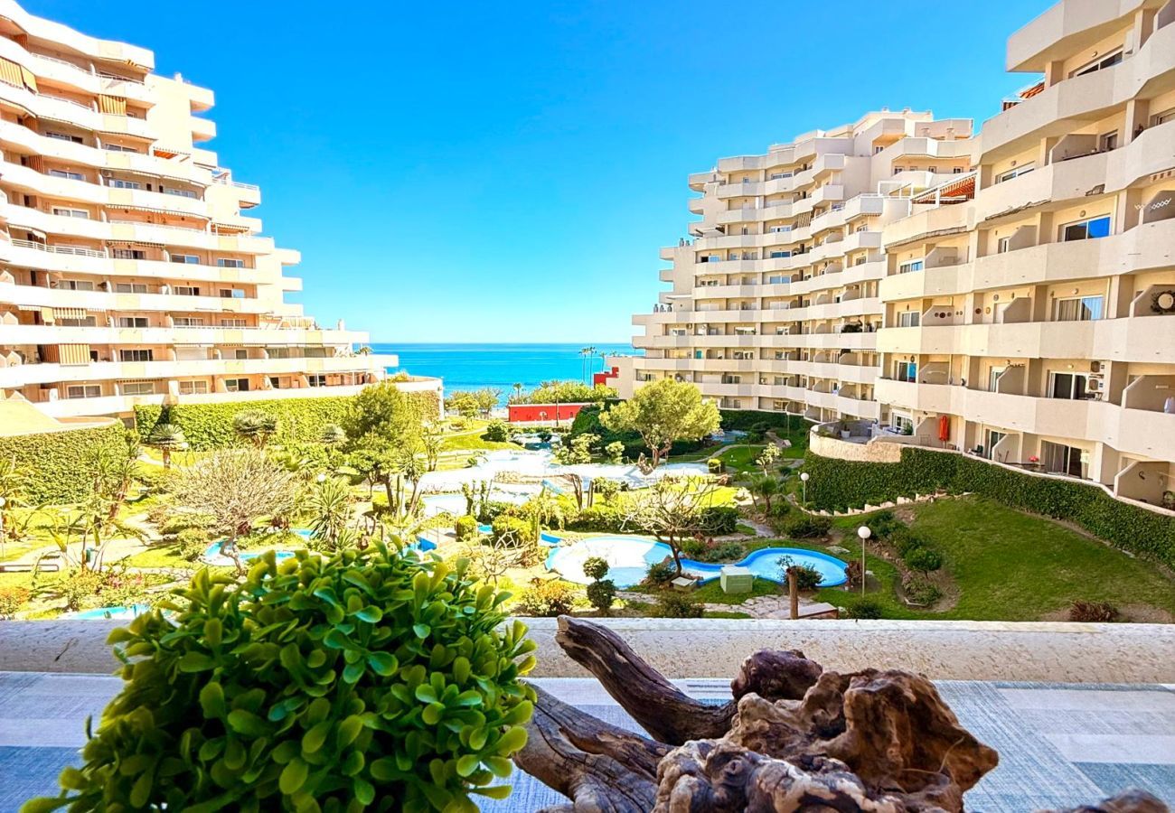 Apartment in Benalmádena - Charming Apartment in Benalbeach