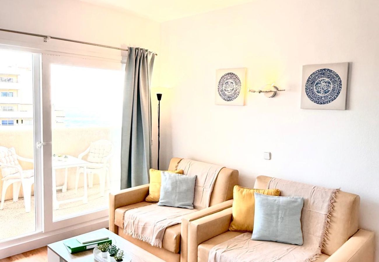 Apartment in Benalmádena - Charming Apartment with Sea and Garden View