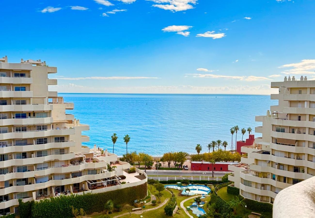 Apartment in Benalmádena - Charming Apartment with Sea and Garden View