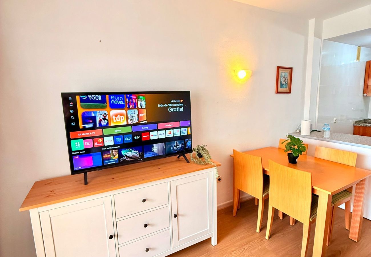 Apartment in Benalmádena - Pool View Apartment in Benalbeach