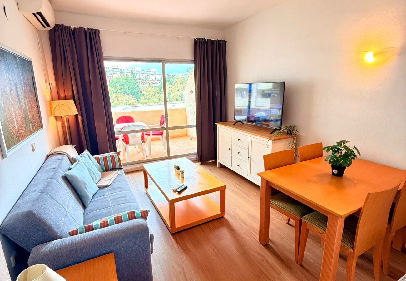 Apartment in Benalmádena - Pool View Apartment in Benalbeach