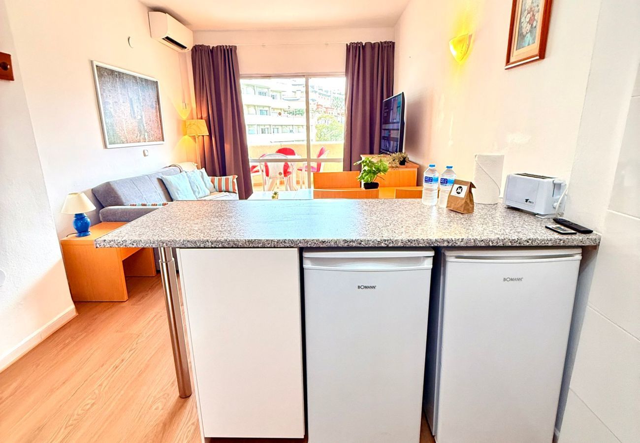 Apartment in Benalmádena - Pool View Apartment in Benalbeach