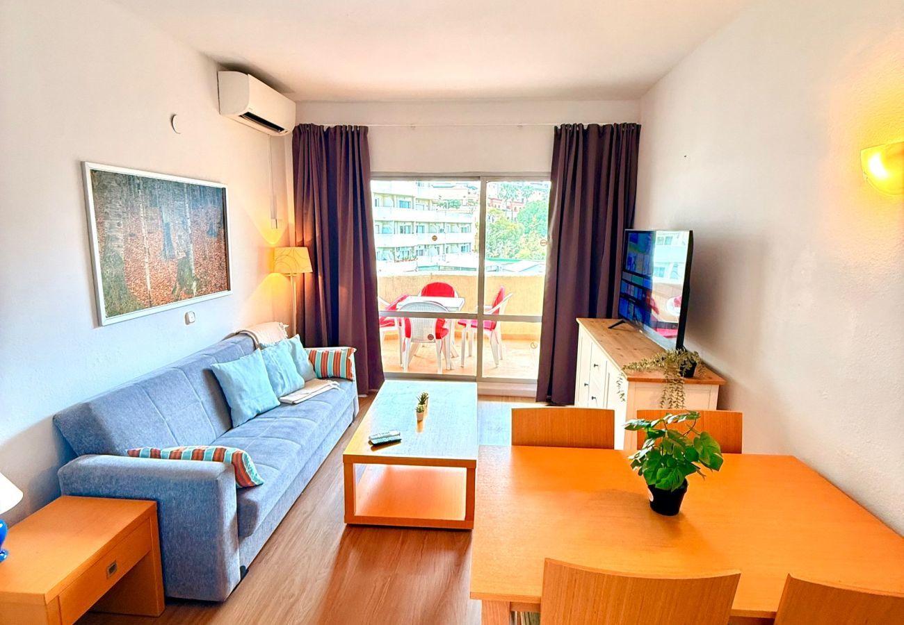 Apartment in Benalmádena - Pool View Apartment in Benalbeach