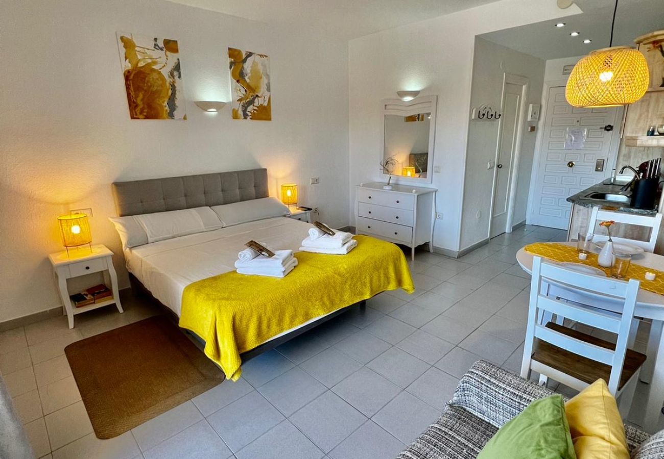Apartment in Benalmádena - Sea View Studio with Pool in Benalbeach
