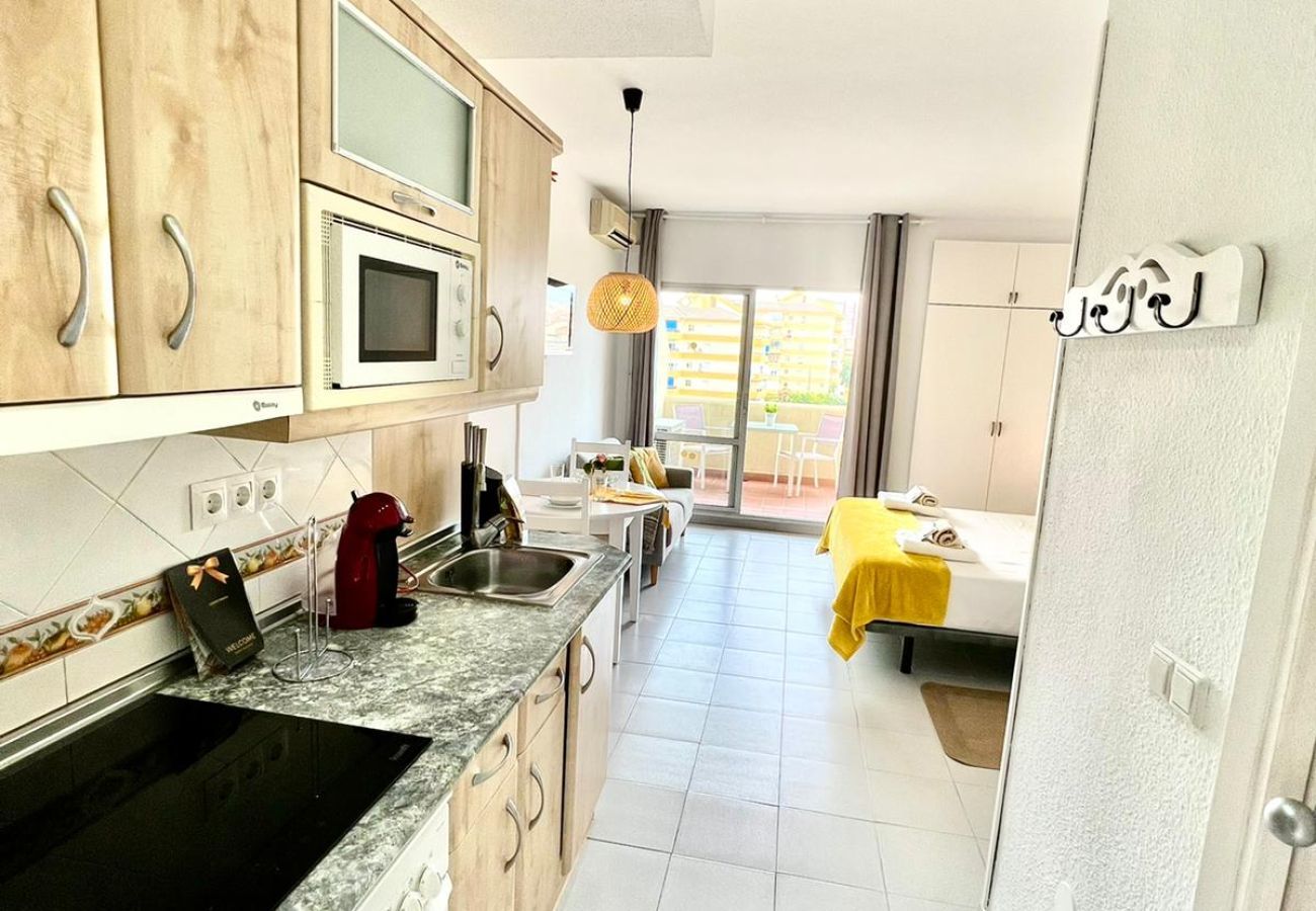 Apartment in Benalmádena - Sea View Studio with Pool in Benalbeach