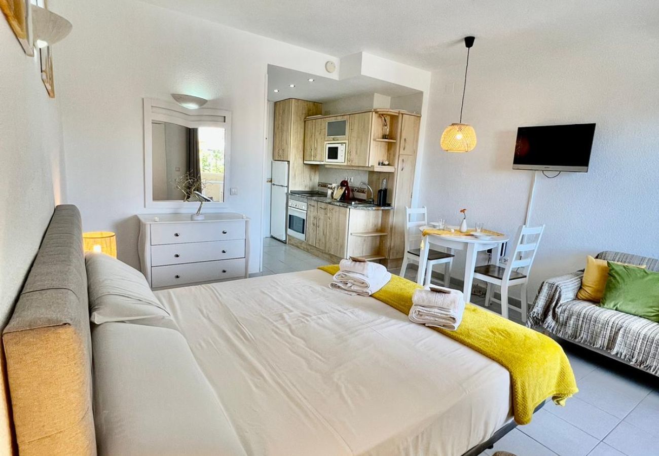 Apartment in Benalmádena - Sea View Studio with Pool in Benalbeach