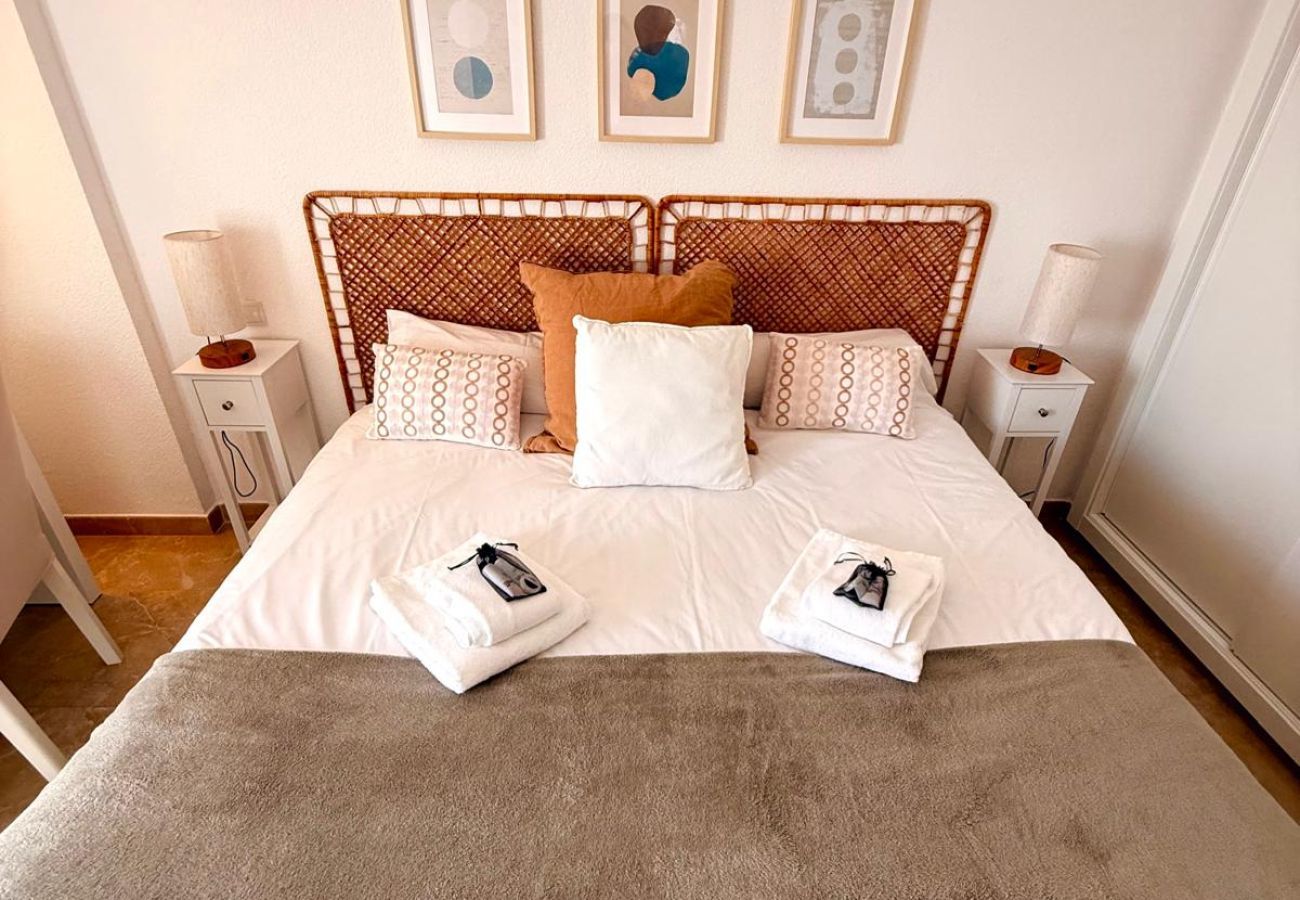Apartment in Arroyo de la Miel - BONANZA 1 SUNNY BEDROOM APARTMENT, NEW 2026!