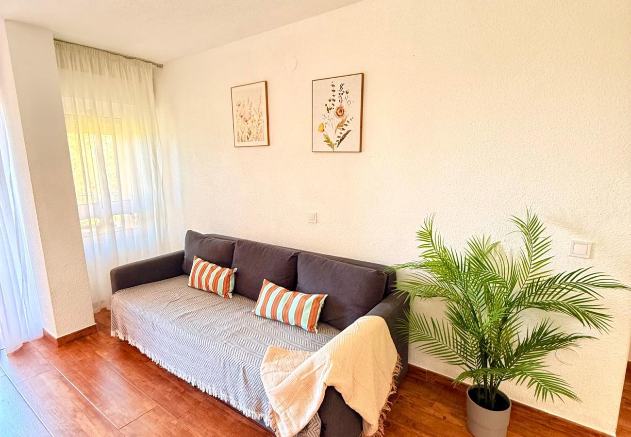 Apartment in Arroyo de la Miel - Charming apartment in Minerva Building, just a short walk from the beach in Arroyo de la Miel