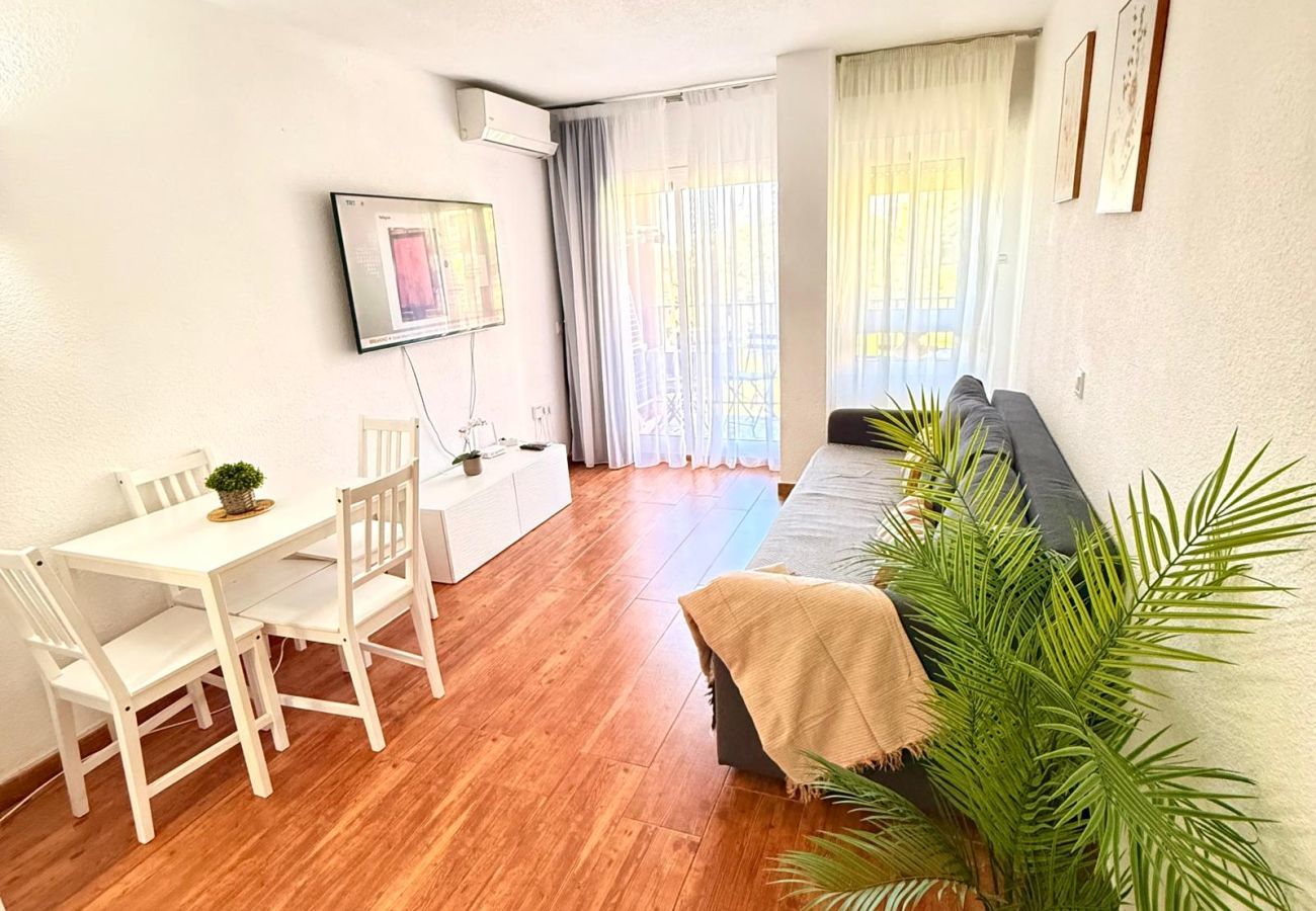 Apartment in Arroyo de la Miel - Charming apartment in Minerva Building, just a short walk from the beach in Arroyo de la Miel