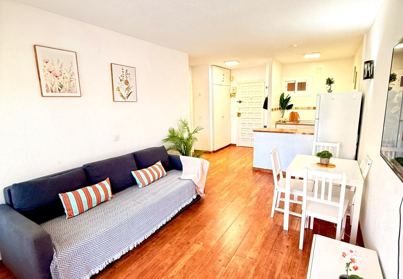 Apartment in Arroyo de la Miel - Charming apartment in Minerva Building, just a short walk from the beach in Arroyo de la Miel